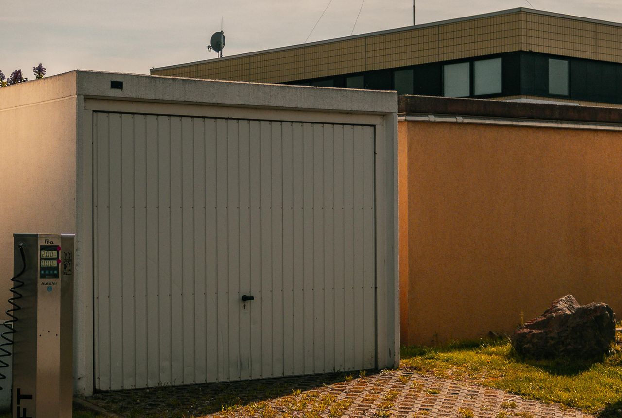 Garage door service in Shakopee, MN